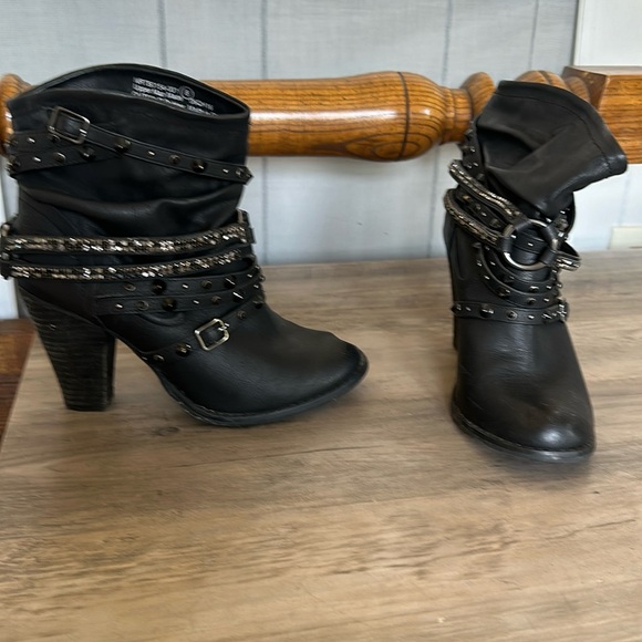 Awsome boots - Picture 1 of 1